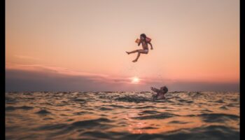 Mozaice în mișcare: captarea mișcărilor dinamice cu stiluri de fotografie de acțiune