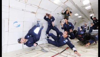 Orizonturi plutitoare: Navigarea Cosmosului în Zero Gravity